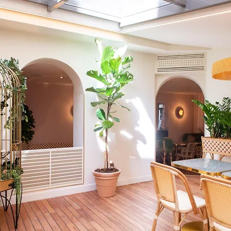 Hotel Mercure Pigalle Sacre Coeur 4*